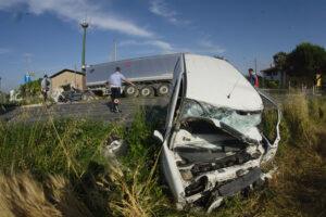 What are the First Steps to Take After a Truck Accident?