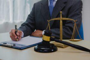 ¿Puedo pagar un abogado después de un accidente evitable?