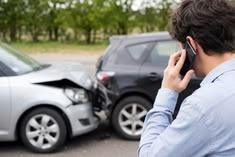 ¿A qué seguro debo llamar después de un accidente de coche?